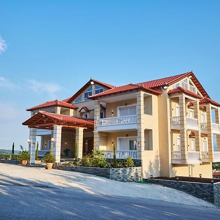 Famissi Suites 2 Калампака Экстерьер фото