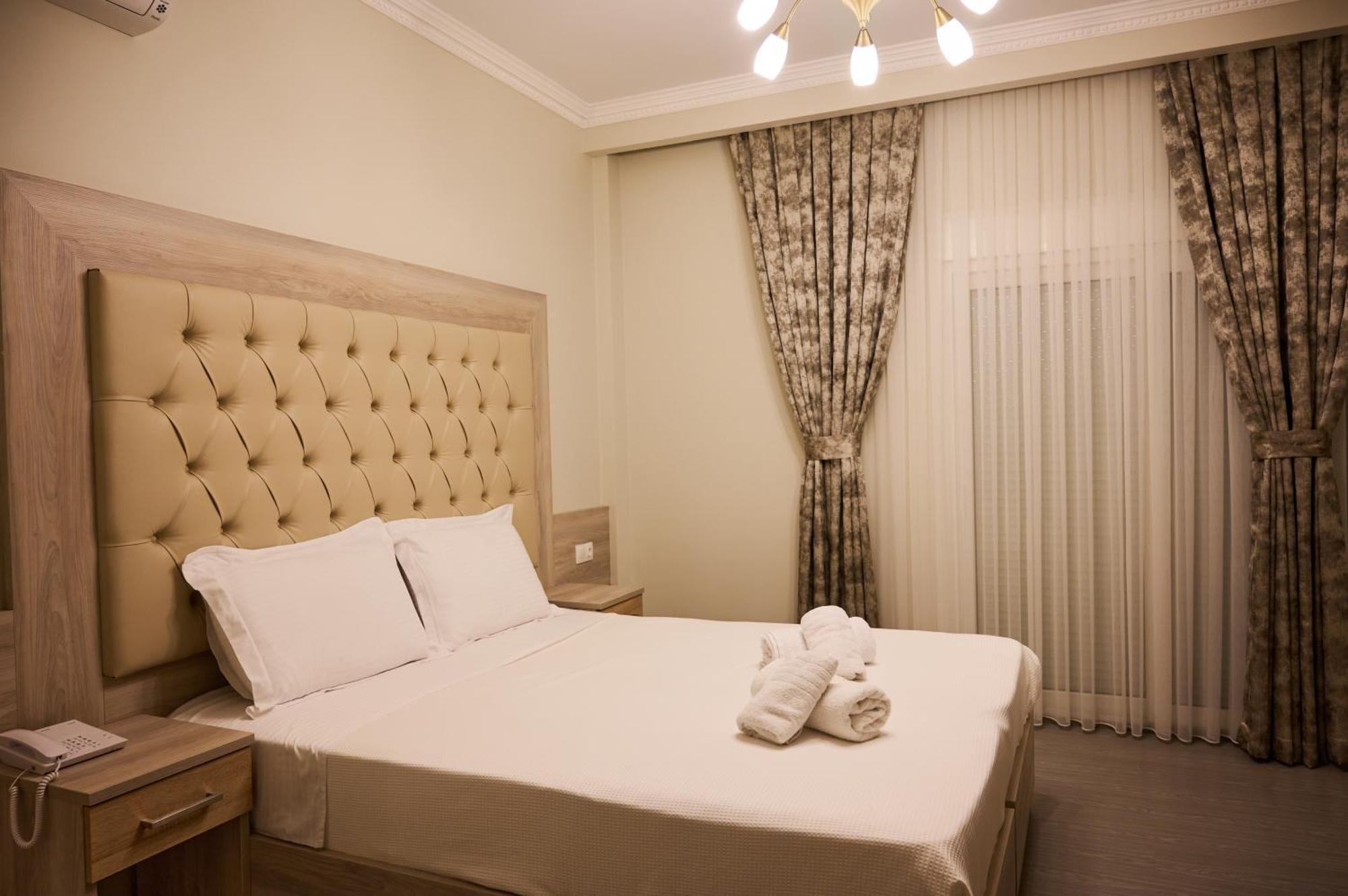 Famissi Suites 2 Калампака Экстерьер фото