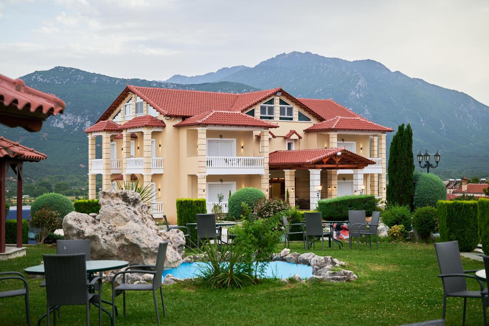 Famissi Suites 2 Калампака Экстерьер фото