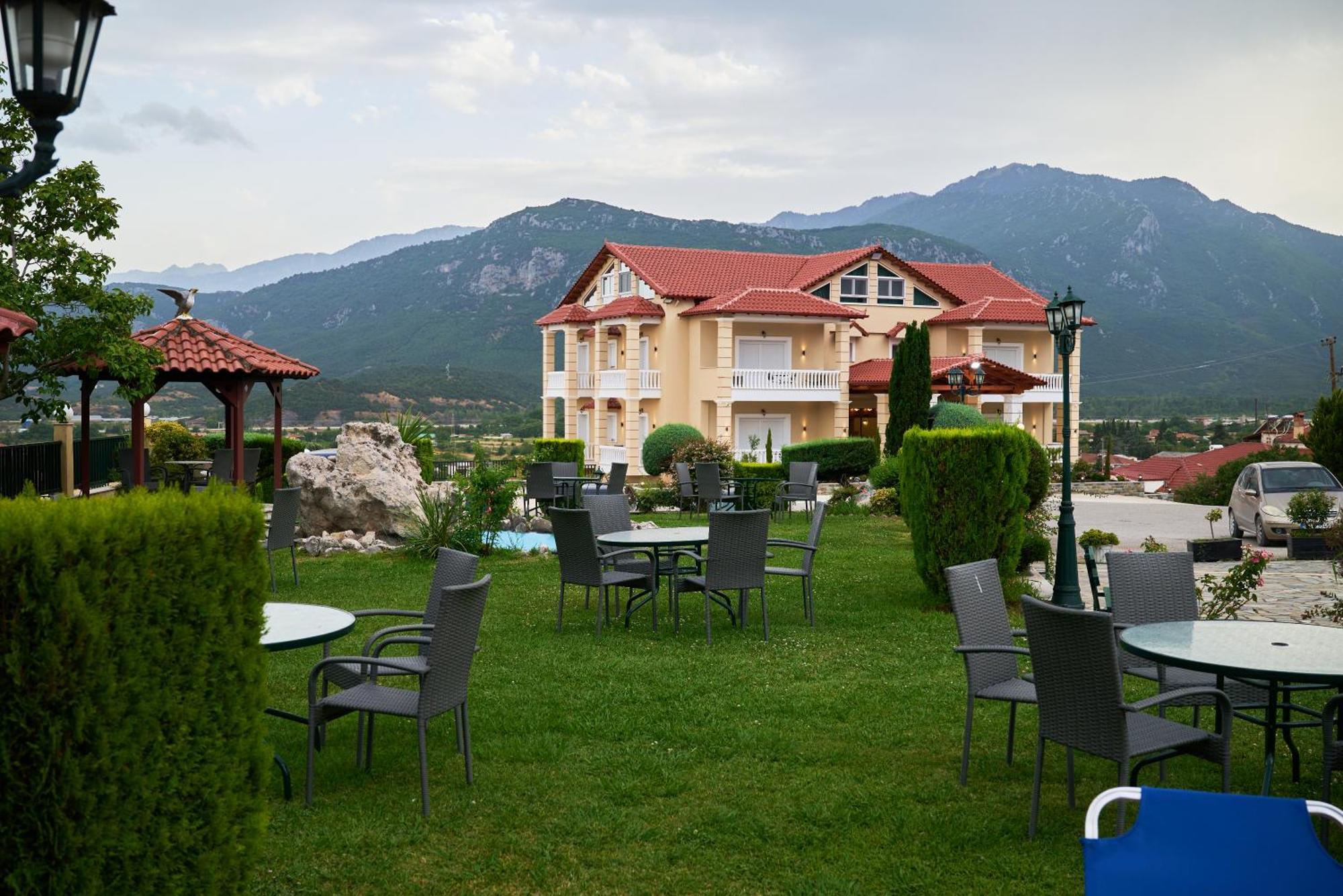 Famissi Suites 2 Калампака Экстерьер фото