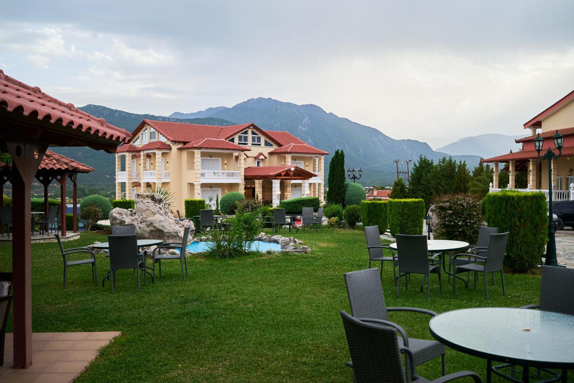 Famissi Suites 2 Калампака Экстерьер фото