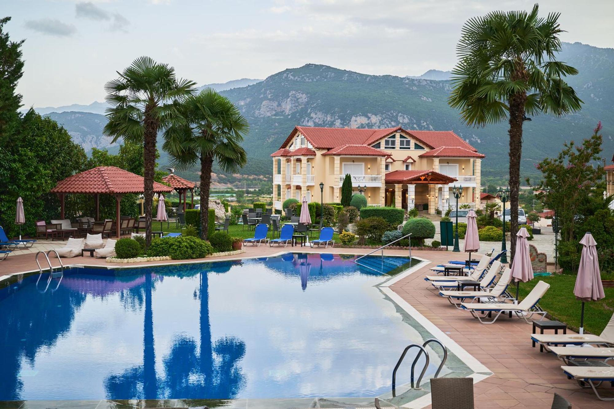 Famissi Suites 2 Калампака Экстерьер фото